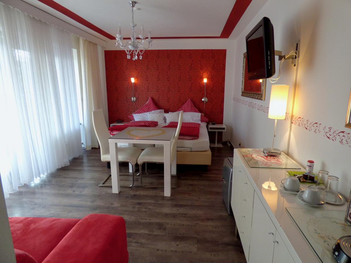 Hotel Engelhof Тутцинг Экстерьер фото